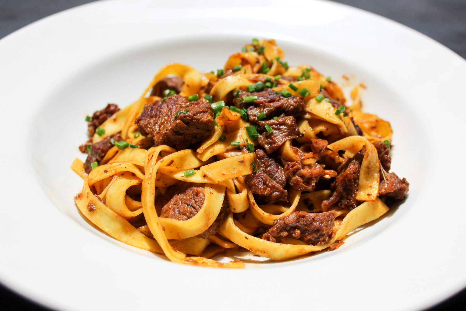 Tagliatelle con ragout de ternera y verduras