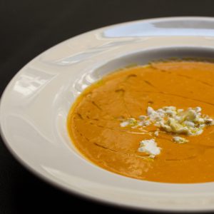 Crema de calabaza carruecana con virutas de queso de cabra